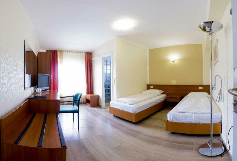 スタンダードルーム, Seneca