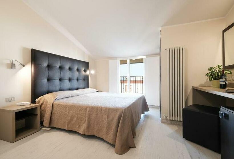 バルコニー付きスタンダードルーム, Thea