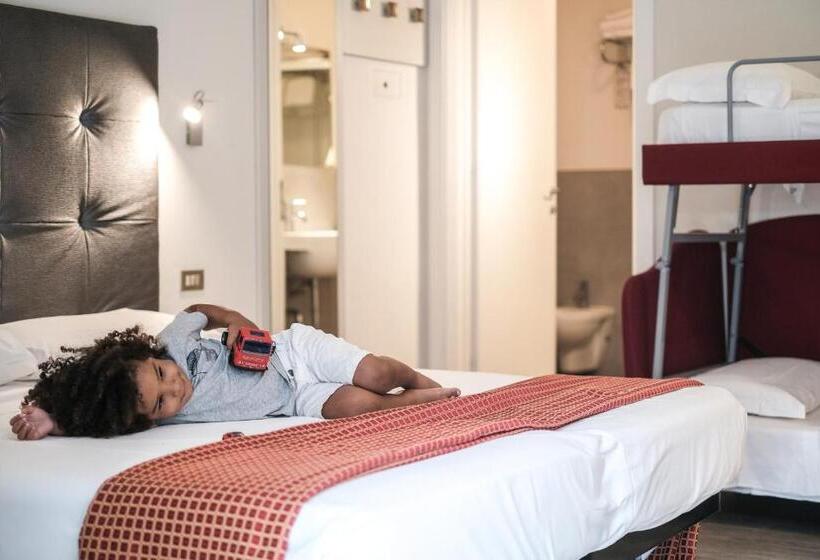 バルコニー付スタンダード4ベッドルーム, Thea