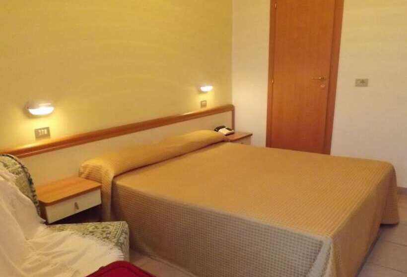 バルコニー付きスタンダードトリプルルーム, Thea