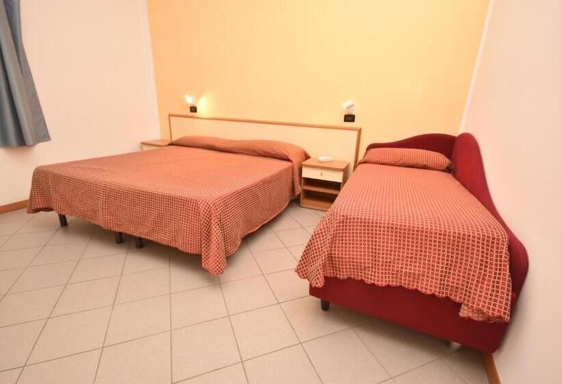 スタンダード4人部屋, Thea