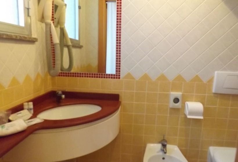 4 Bett Standardzimmer, Thea