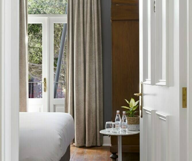 Номер Deluxe, Harpers House