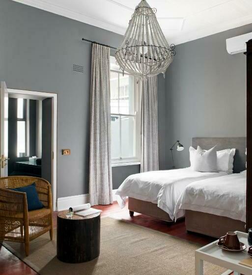 Номер Superior, Harpers House