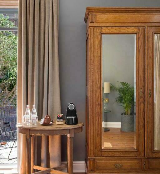 Номер Superior, Harpers House