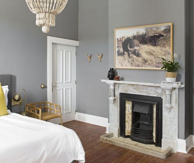 Номер Deluxe, Harpers House