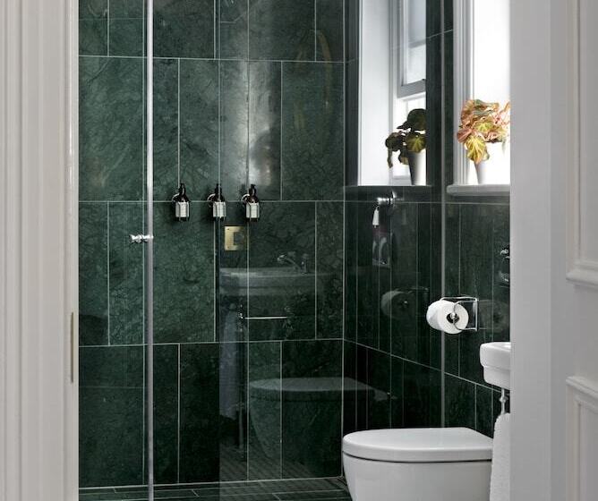 Номер Superior, Harpers House