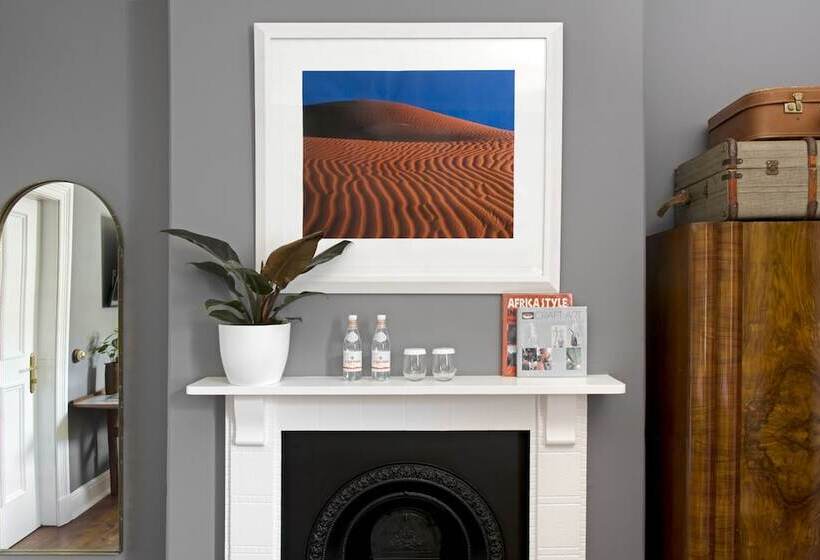 Номер Superior, Harpers House