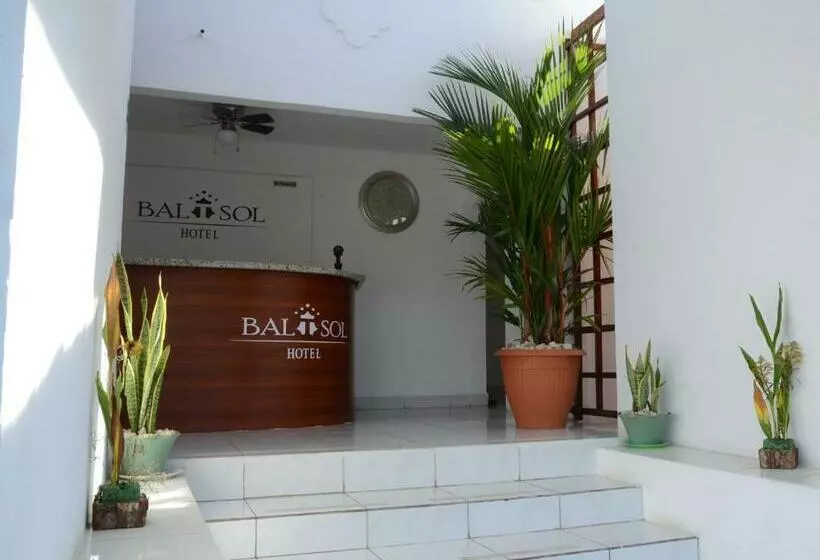 اتاق استاندارد چهارنفره با بالکن, Baltsol