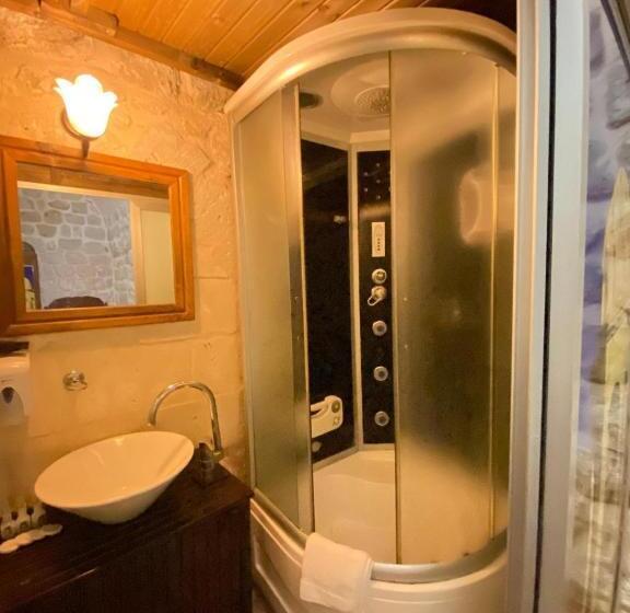 اتاق اکونومی یک تخته, Dara Konağı