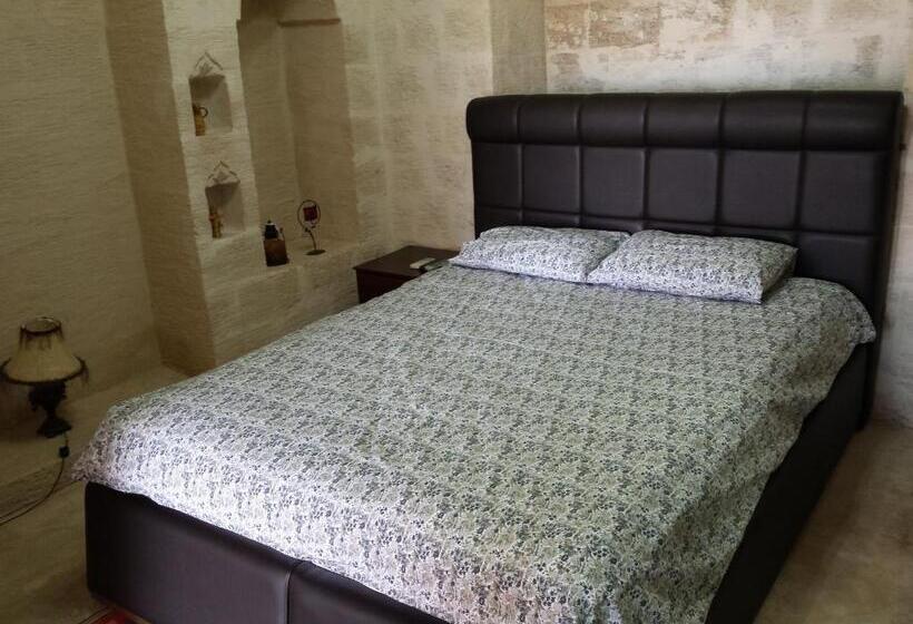 اتاق اکونومی, Dara Konağı