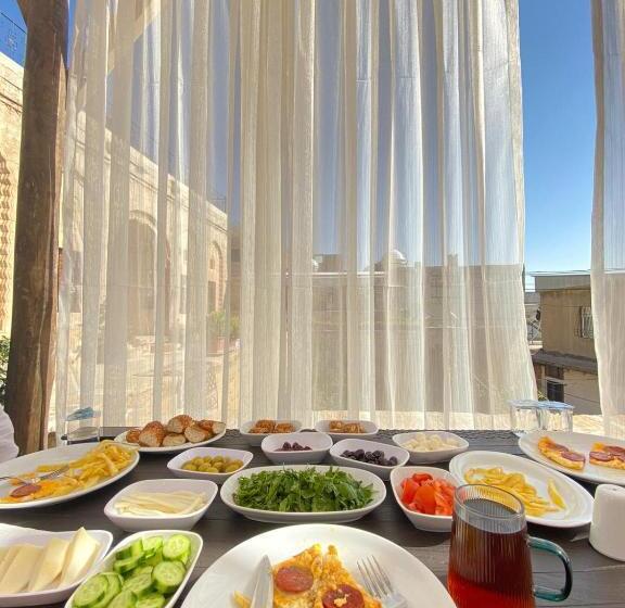 اتاق لوکس با تراس, Dara Konağı