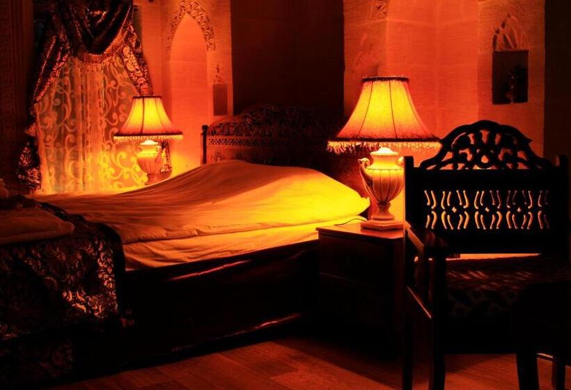 سوئیت با تخت بزرگ, Dara Konağı