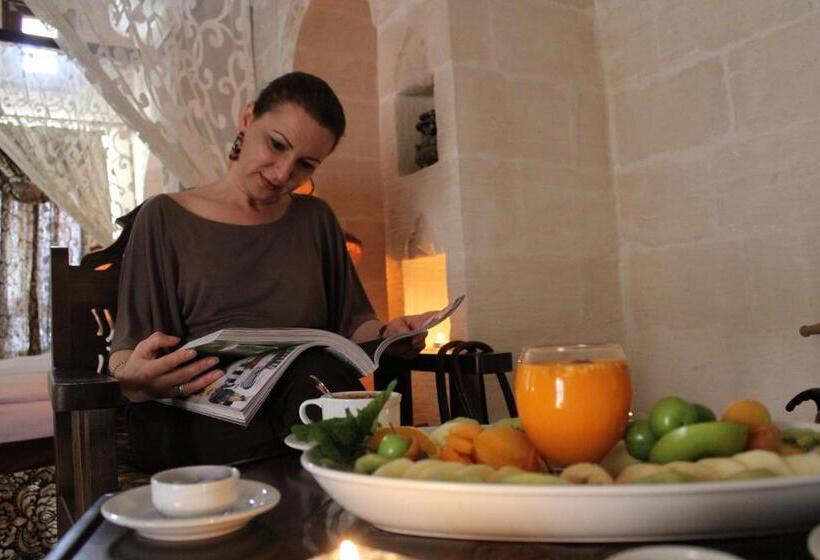 سوئیت با تخت بزرگ, Dara Konağı