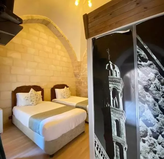 اتاق کلاب, Dara Konağı
