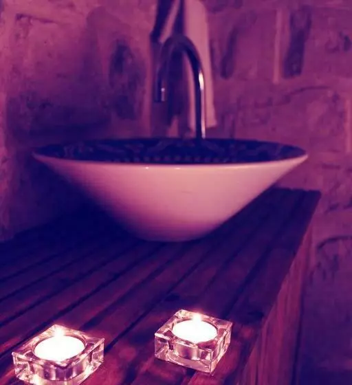 اتاق اکونومی یک تخته, Dara Konağı