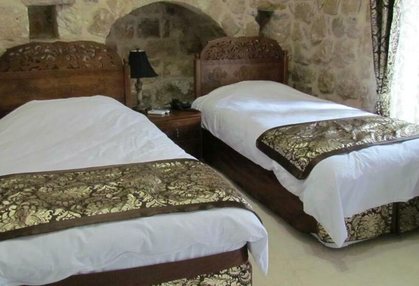 اتاق اکونومی یک تخته, Dara Konağı