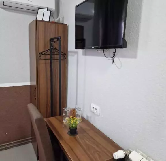 اتاق استاندارد یک نفره, Djerdan