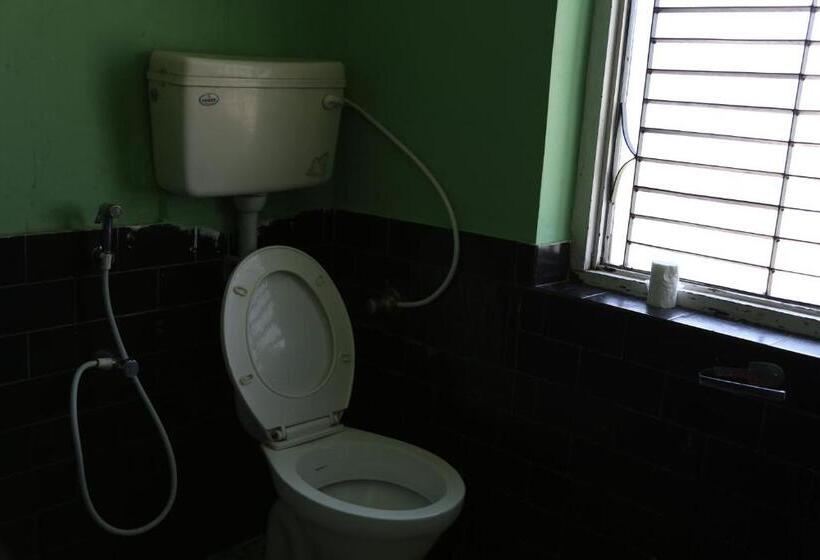 اتاق استاندارد یک تخته با سرویس بهداشتی مشترک, Mount Paradise