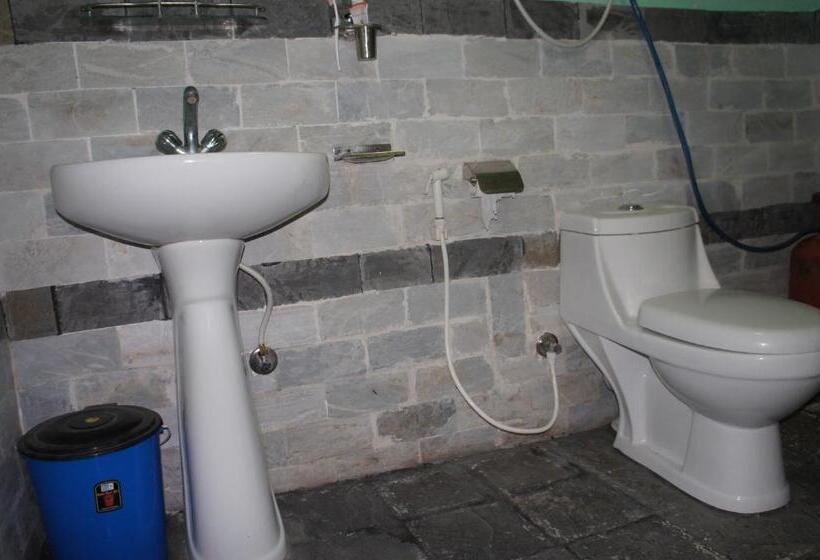 اتاق خانوادگی, Mount Paradise