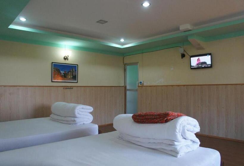 اتاق خانوادگی, Mount Paradise