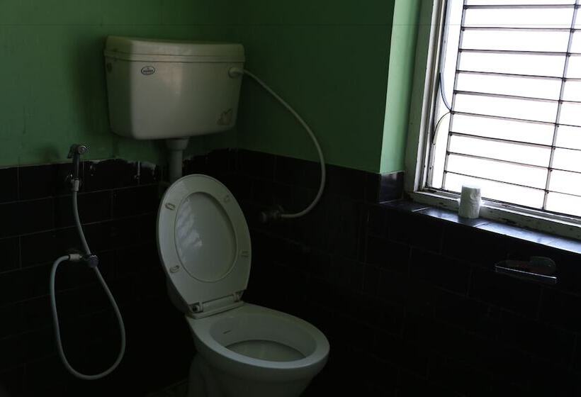 اتاق استاندارد یک تخته با سرویس بهداشتی مشترک, Mount Paradise