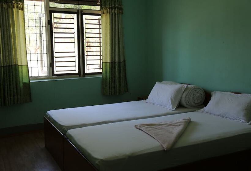 اتاق استاندارد یک تخته با سرویس بهداشتی مشترک, Mount Paradise