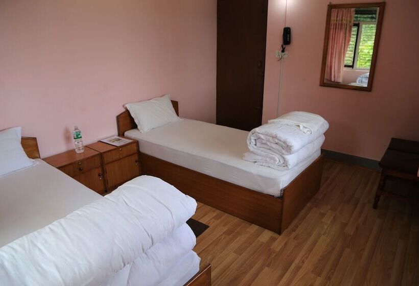 اتاق استاندارد یک تخته با سرویس بهداشتی مشترک, Mount Paradise