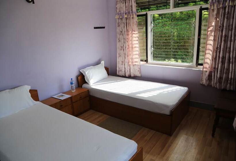 اتاق استاندارد یک تخته با سرویس بهداشتی مشترک, Mount Paradise