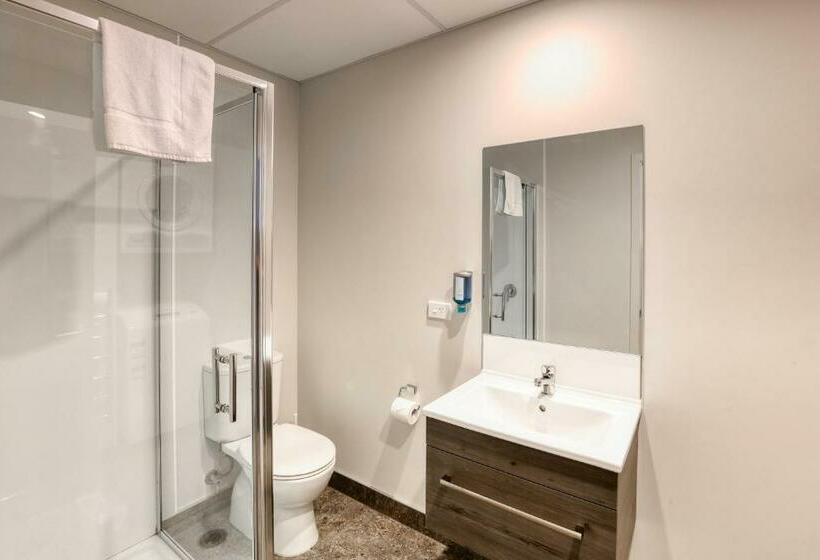 带大床的标准工作室, Ramada Suites By Wyndham Queenstown Remarkables Park
