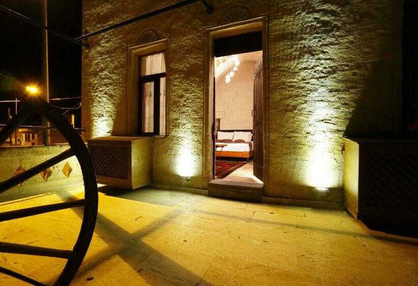 غرفة قياسية, Roma Cave Suite