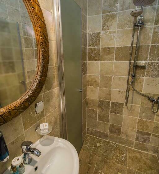 غرفة قياسية, Roma Cave Suite