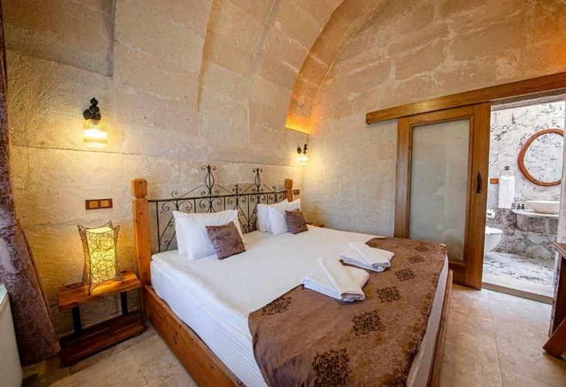 غرفة قياسية, Roma Cave Suite