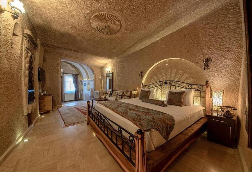 جناح ديلوكس, Roma Cave Suite