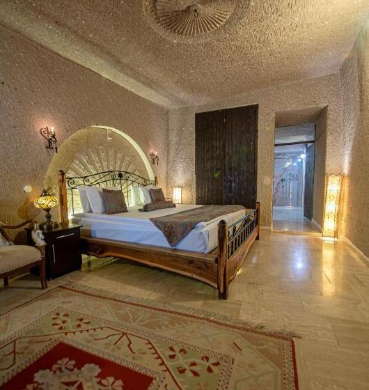 جناح ديلوكس, Roma Cave Suite