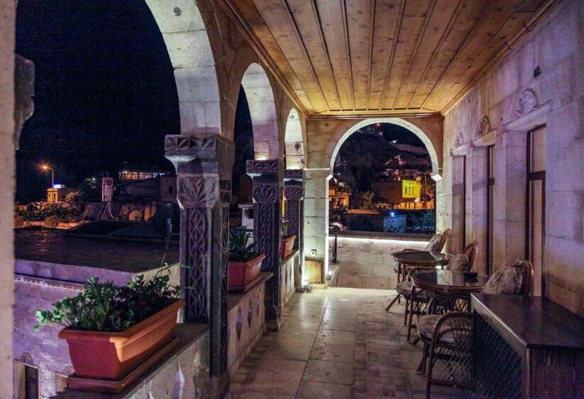 جناح جونيور, Roma Cave Suite