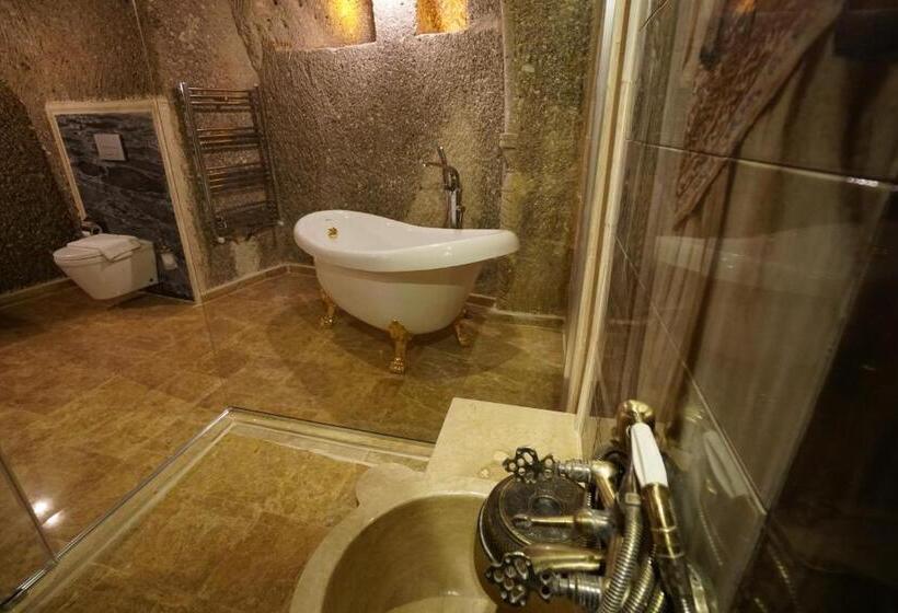 جناح, Roma Cave Suite