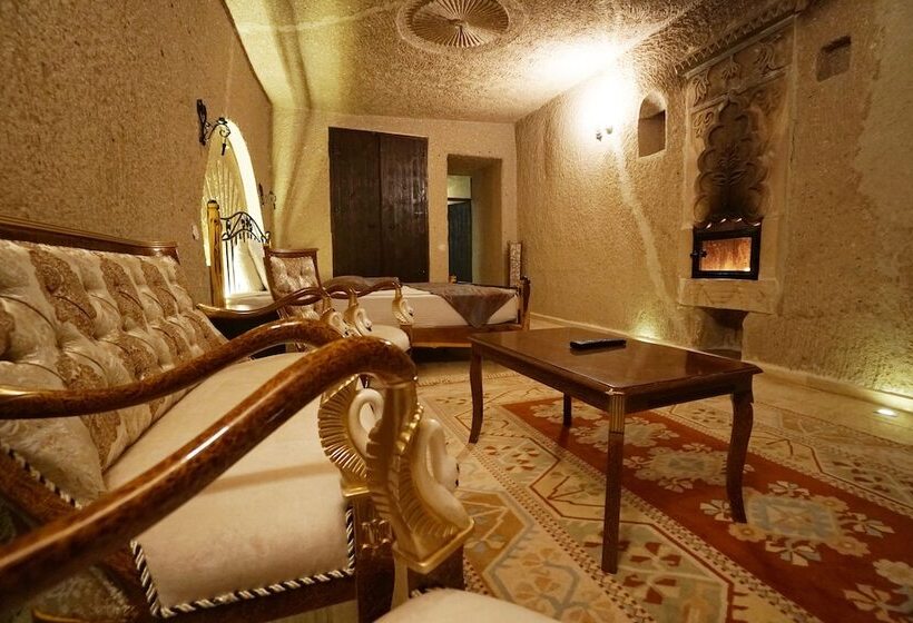 جناح ديلوكس, Roma Cave Suite
