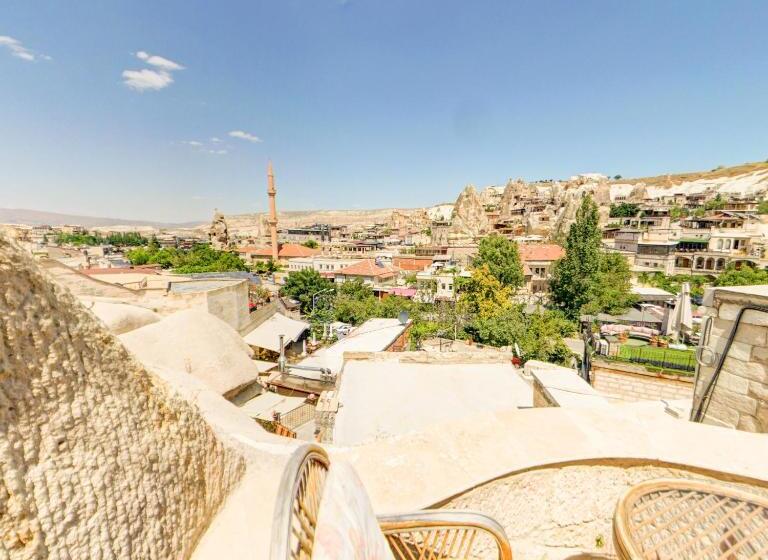 جناح ديلوكس, Roma Cave Suite