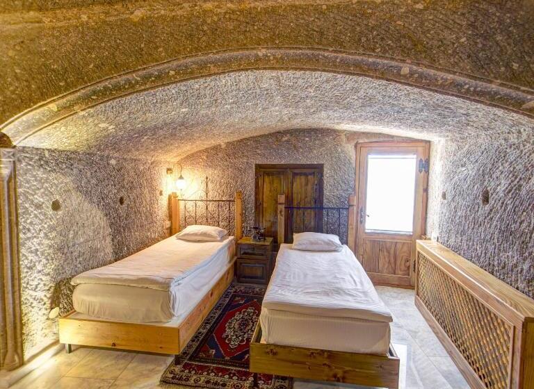 جناح ديلوكس, Roma Cave Suite