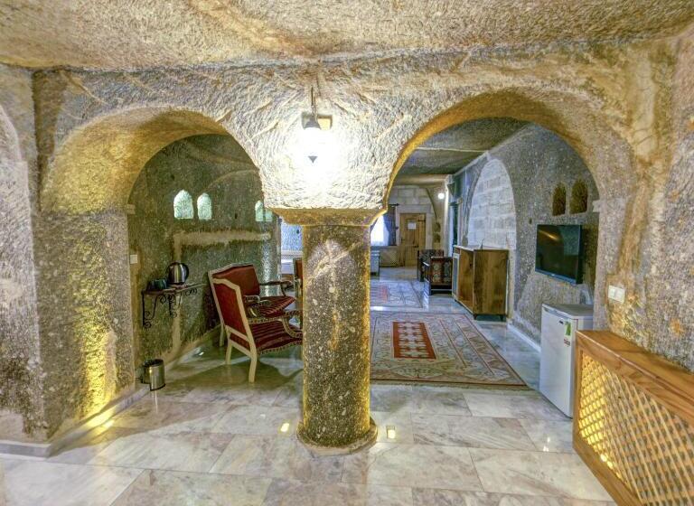 豪华套房, Roma Cave Suite