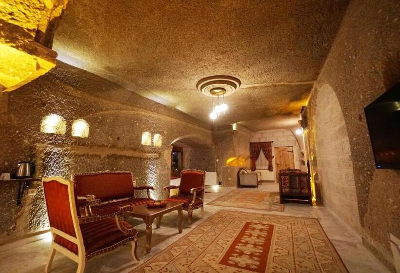 جناح ديلوكس, Roma Cave Suite