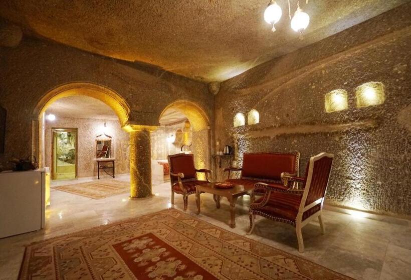 جناح ديلوكس, Roma Cave Suite