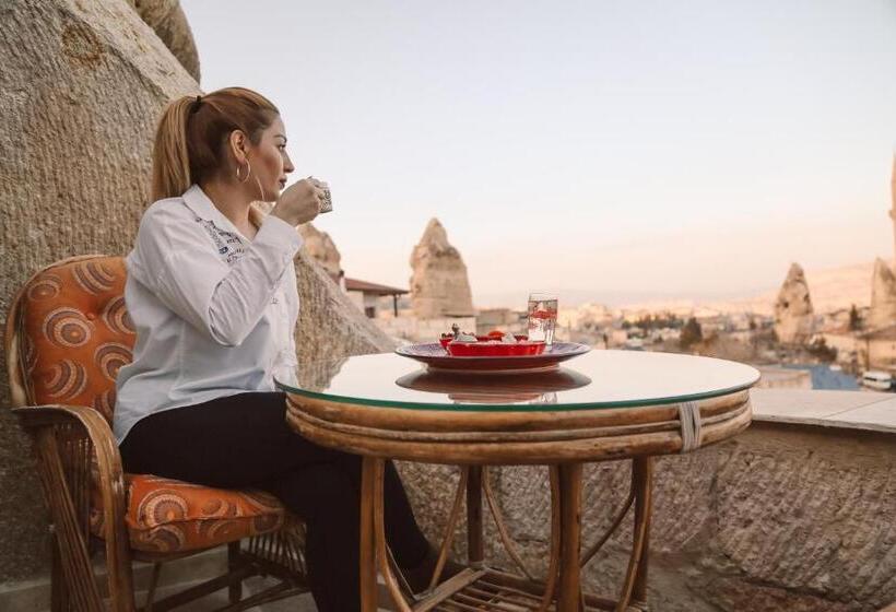 جناح ديلوكس, Roma Cave Suite