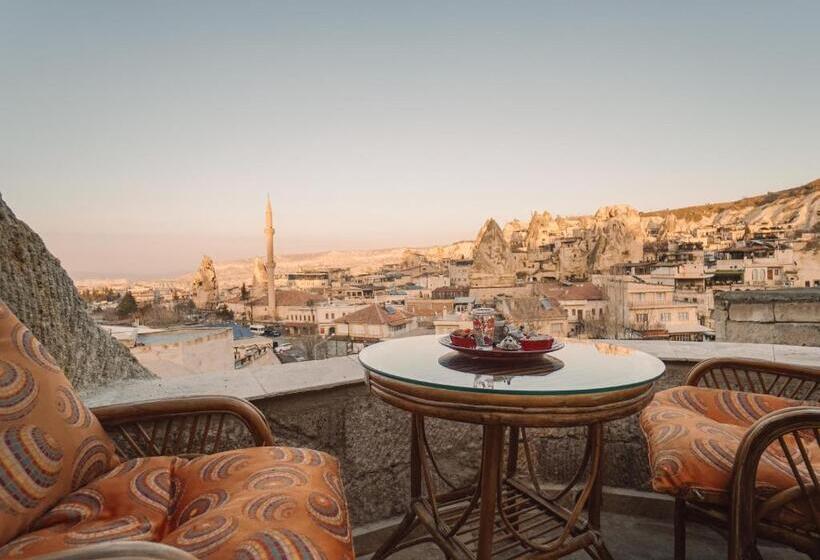 جناح ديلوكس, Roma Cave Suite