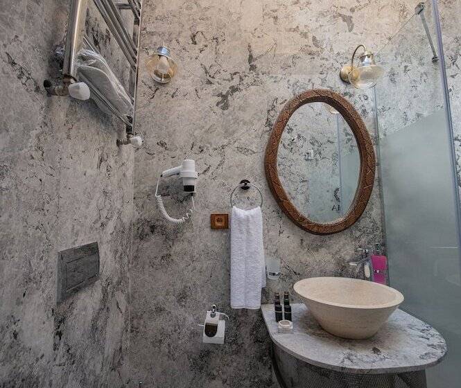 غرفة قياسية, Roma Cave Suite