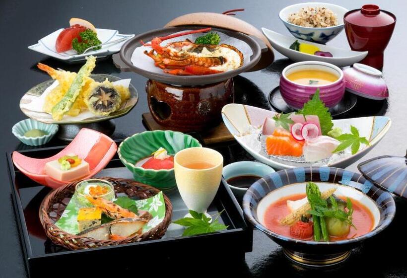 标准三人间共用浴室, Sennomori