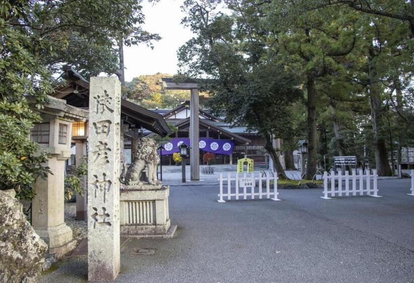 标准三人间共用浴室, Sennomori