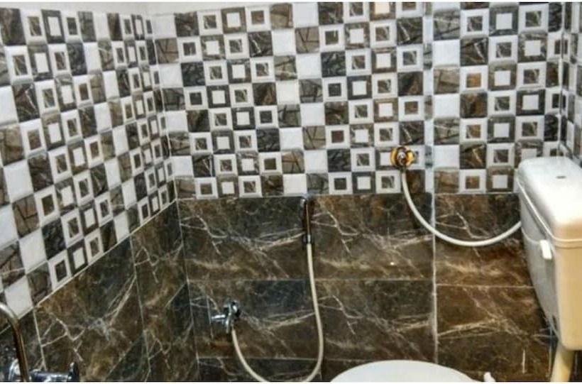 اتاق لوکس, Silver Moon