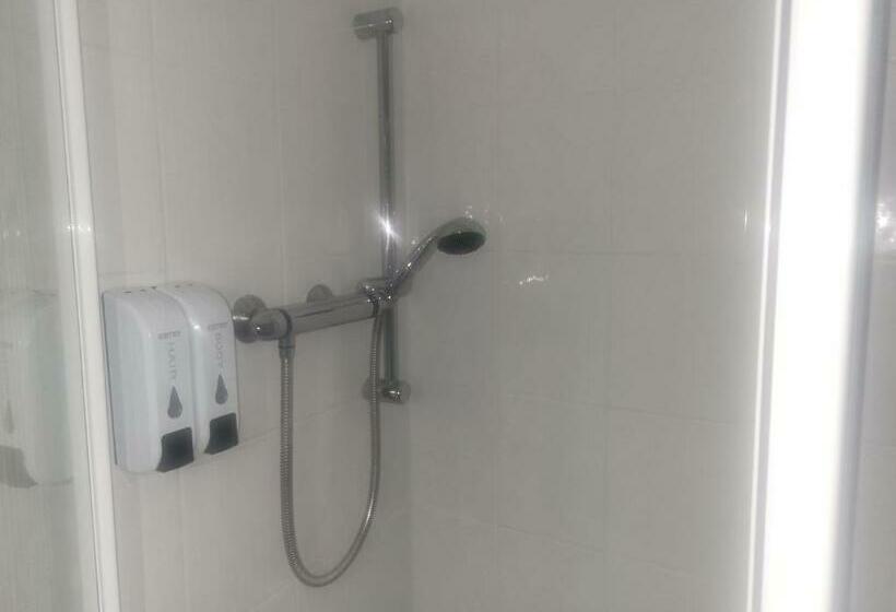 Номер Стандарт, All Seasons Gatwick Guest House & Parking